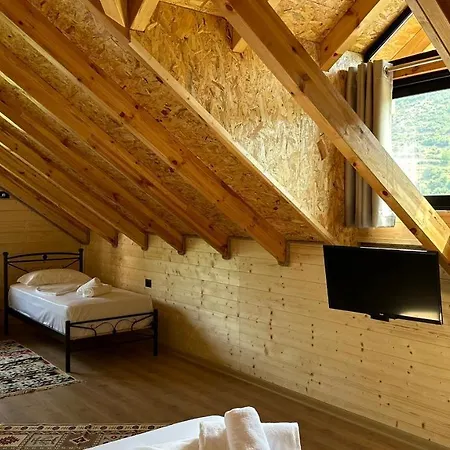 Nemercka & Outdoor Sports Center * Përmet