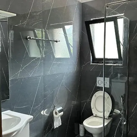 Nemercka & Outdoor Sports Center * Përmet